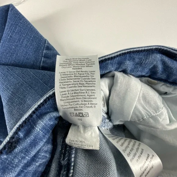 Sofia by Sofia Vergara Women’s Rosa Curvy Ankle Medium Wash Denim Jeans | 12 - Picture 15 of 16